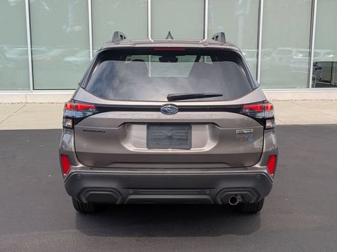 Used 2025 Subaru Forester Limited AWD/4WD image 4
