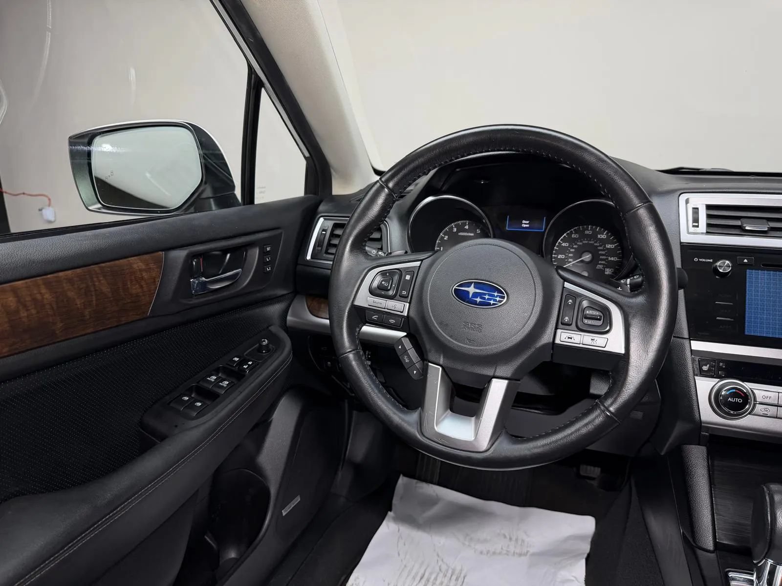Used 2016 Subaru Outback 3.6R Limited AWD/4WD image 22