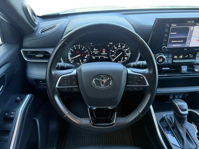 Used 2021 Toyota Highlander XSE AWD/4WD image 14