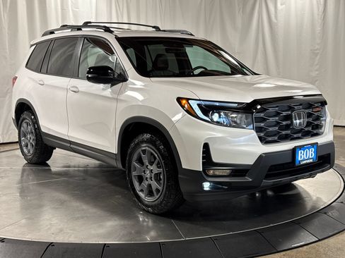 Certified 2025 Honda Passport TrailSport image 7