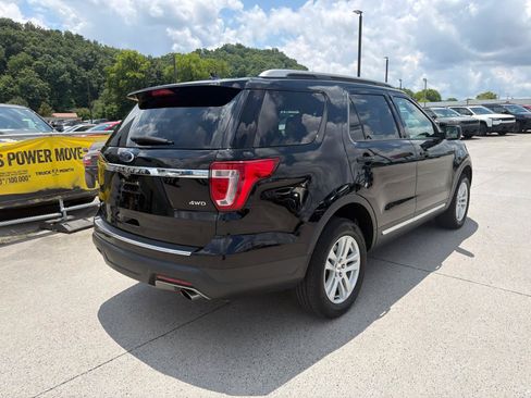 Used 2018 Ford Explorer XLT w/ Equipment Group 202A AWD/4WD image 6