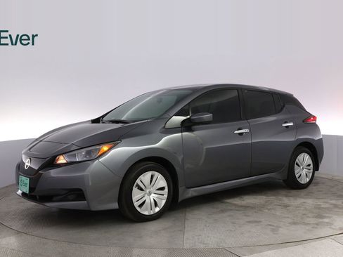 Used 2025 Nissan Leaf S image 18