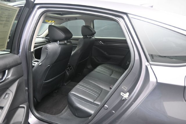 Used 2018 Honda Accord Touring image 24