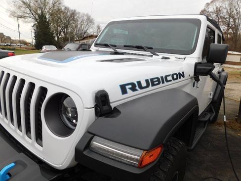 Used 2023 Jeep Wrangler Unlimited Rubicon 4xe AWD/4WD image 31