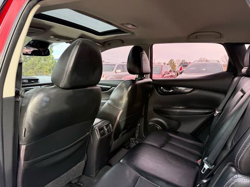 Used 2021 Nissan Rogue Sport SL w/ Premium Package image 18