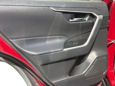 Used 2024 Toyota RAV4 XLE FWD image 32