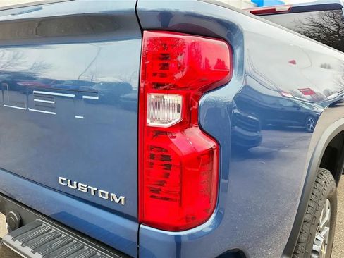 Used 2026 Chevrolet Silverado 2500 Custom w/ Custom Value Package image 11