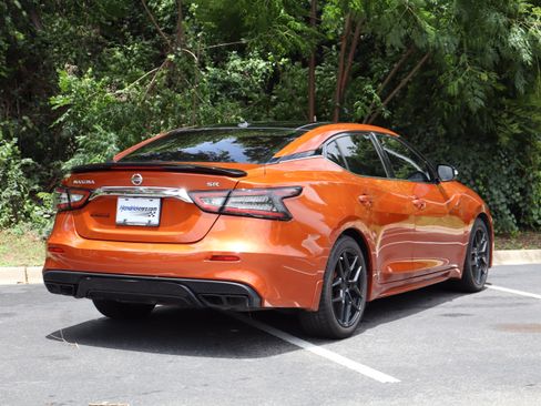 Used 2020 Nissan Maxima SR w/ Sport Mat Group FWD image 12