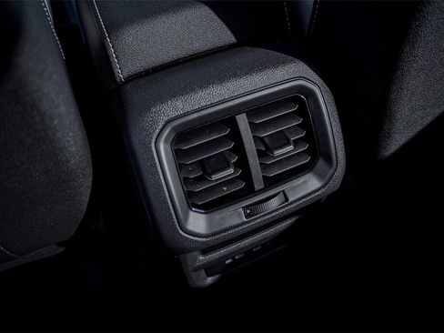 New 2026 Volkswagen Taos SE image 23