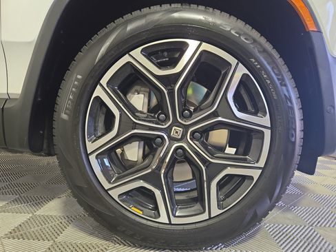 Used 2025 Rivian R1S Adventure AWD/4WD image 11