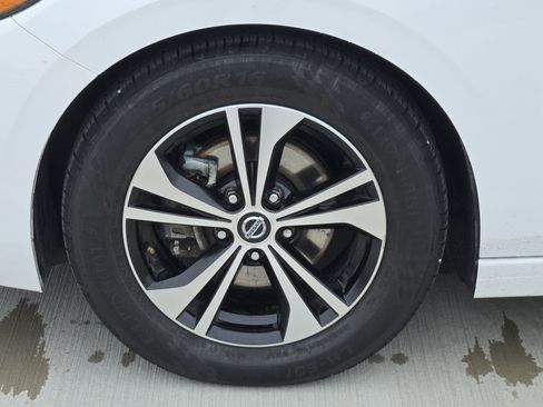 Used 2023 Nissan Sentra SV FWD image 9