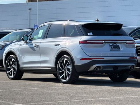 New 2025 Lincoln Corsair Reserve w/ Equipment Group 202A FWD image 5