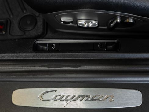 Used 2018 Porsche 718 Cayman RWD image 81