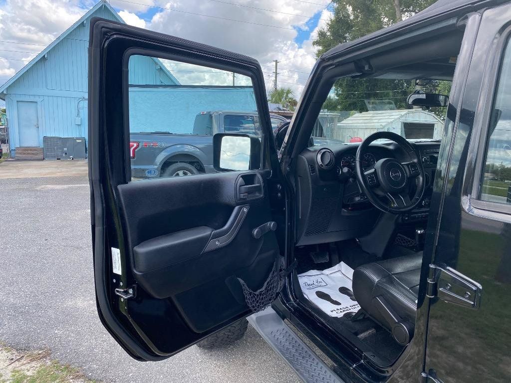 Used 2011 Jeep Wrangler Unlimited Sport w/ Connectivity Group AWD/4WD image 13