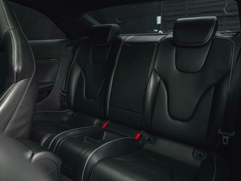 Used 2013 Audi RS 5 Coupe w/ Audi MMI Navigation Plus Pkg image 39