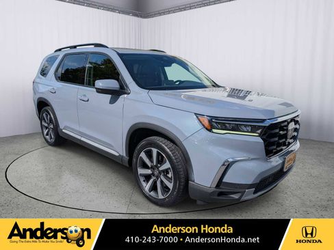 Certified 2025 Honda Pilot Touring image 1