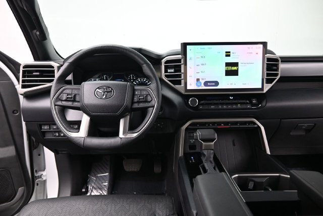 Used 2025 Toyota Tundra SR5 w/ SR5 Premium Package AWD/4WD image 18