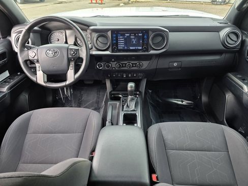 Used 2018 Toyota Tacoma TRD Off-Road image 39