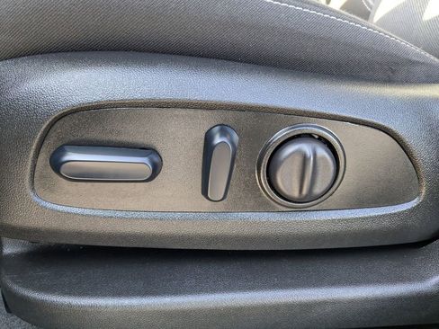 Used 2025 Chevrolet Blazer LT image 21