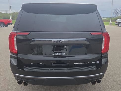 Used 2023 GMC Yukon XL Denali Ultimate AWD/4WD image 4