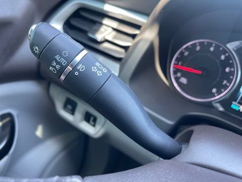 Used 2018 GMC Acadia SLT FWD image 23