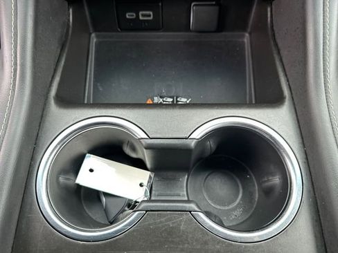 Used 2023 Chevrolet Suburban Premier image 34