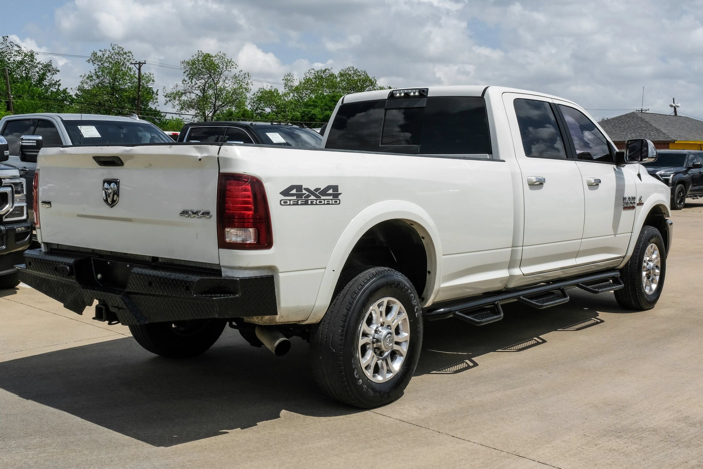 Used 2018 RAM 2500 Laramie AWD/4WD image 9