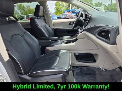 Used 2023 Chrysler Pacifica Limited FWD image 18