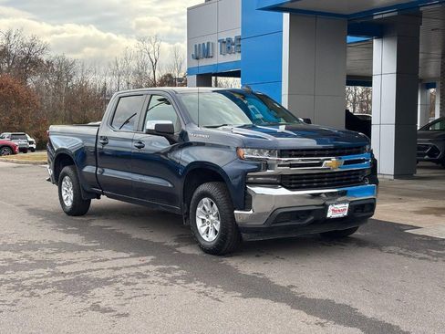 Used 2021 Chevrolet Silverado 1500 LT image 2