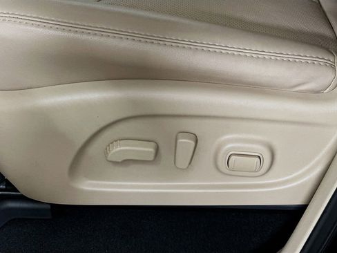 Used 2020 Nissan Pathfinder Platinum image 22