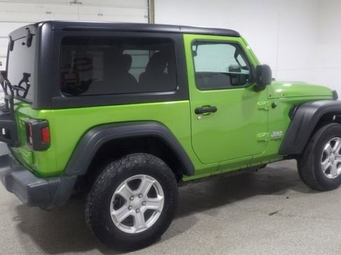 Used 2019 Jeep Wrangler Sport AWD/4WD image 4