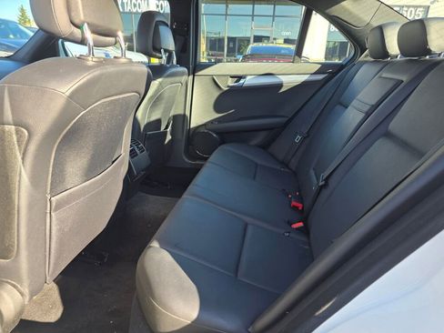 Used 2009 Mercedes-Benz C 300 Sedan image 18