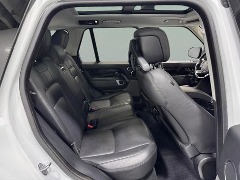 Used 2018 Land Rover Range Rover HSE image 9