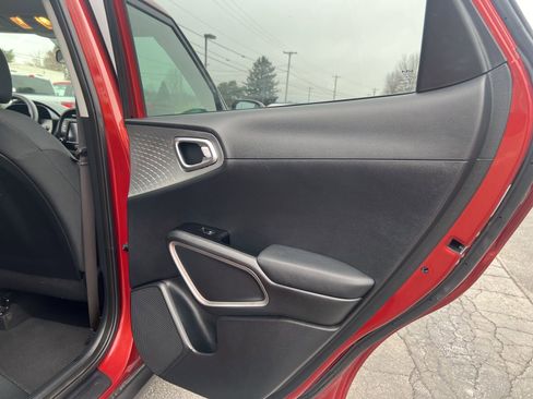 Used 2023 Kia Soul LX image 24