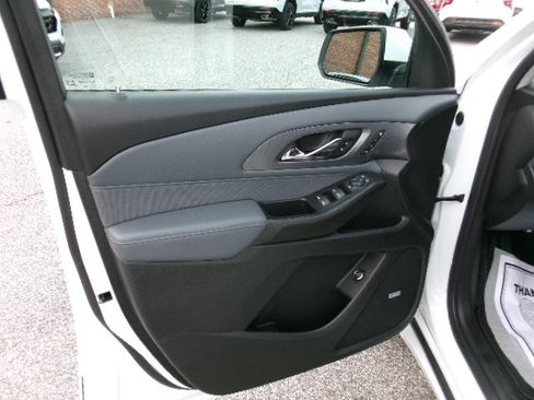 Used 2021 Chevrolet Traverse Premier image 20