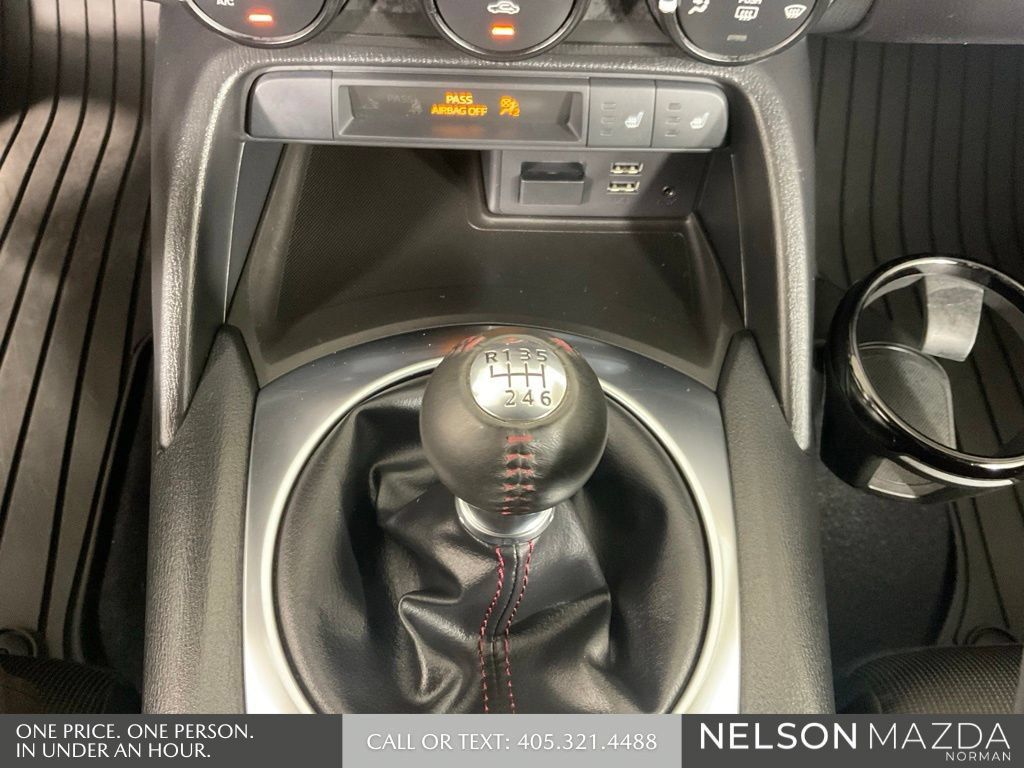 Used 2018 MAZDA MX-5 Miata Club RWD image 28