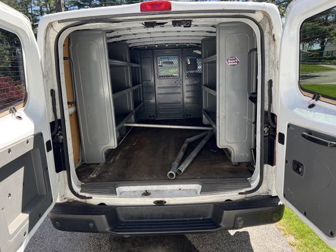 Used 2020 Nissan NV 1500 SV w/ Back Door Glass Package RWD image 9