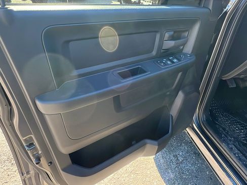 Used 2024 RAM 3500 Tradesman w/ Chrome Appearance Group image 16