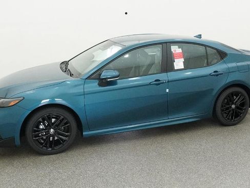 New 2026 Toyota Camry SE FWD image 30