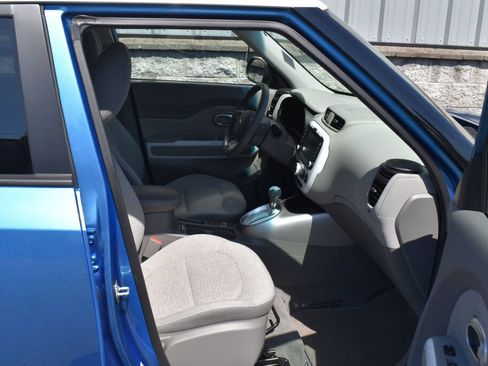 Used 2017 Kia Soul EV FWD image 25