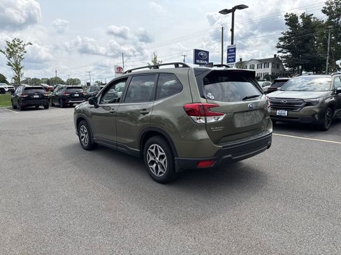 Used 2024 Subaru Forester Premium AWD/4WD image 5