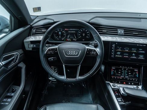 Used 2023 Audi e-tron Premium Plus w/ Premium Plus Package image 14
