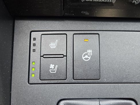 Used 2022 Lexus IS 350 F Sport image 23