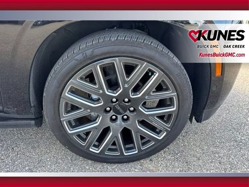 Used 2026 GMC Yukon XL Denali Ultimate w/ LPO, Floor Liner Package AWD/4WD image 14