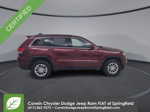 Used 2018 Jeep Grand Cherokee Laredo AWD/4WD image 16
