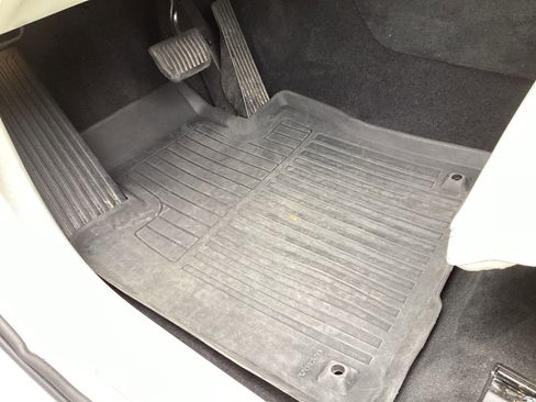 Certified 2023 Volvo XC60 B5 Ultimate w/ Climate Package image 17