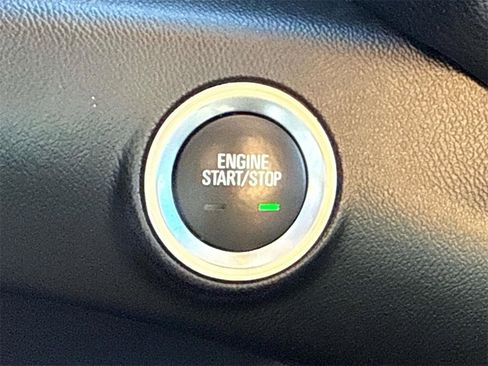 Used 2024 GMC Terrain SLT image 28