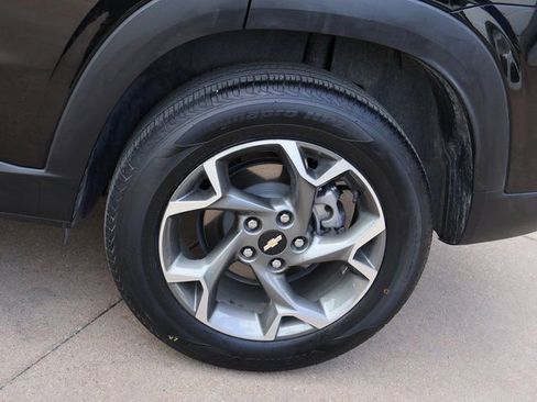 Certified 2025 Chevrolet Trax LT FWD image 41