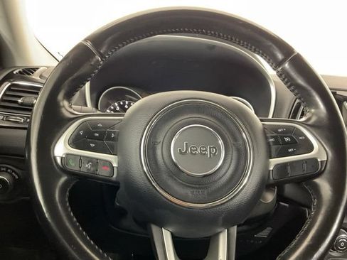 Used 2020 Jeep Compass Latitude FWD image 23