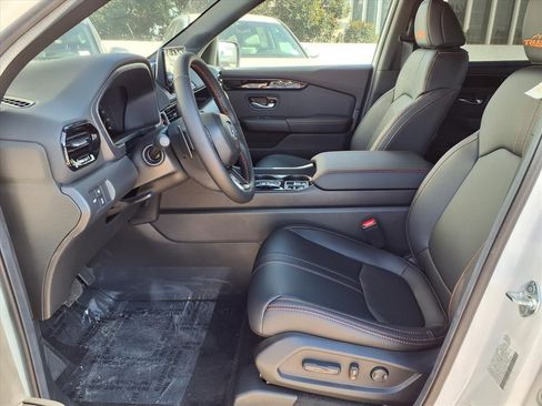 New 2025 Honda Pilot TrailSport image 10